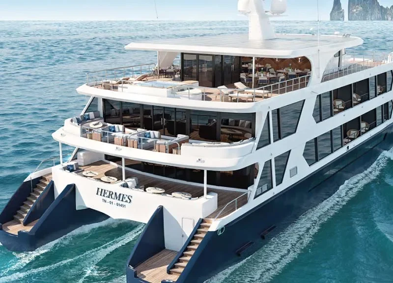 Hermes Catamaran — Super Deluxe Galapagos Cruise