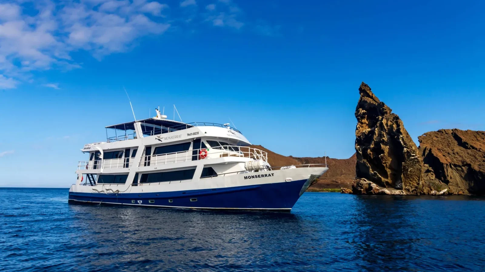 Monserrat I Galapagos Cruise (Comfortable) — Ecosportour, Ecuador